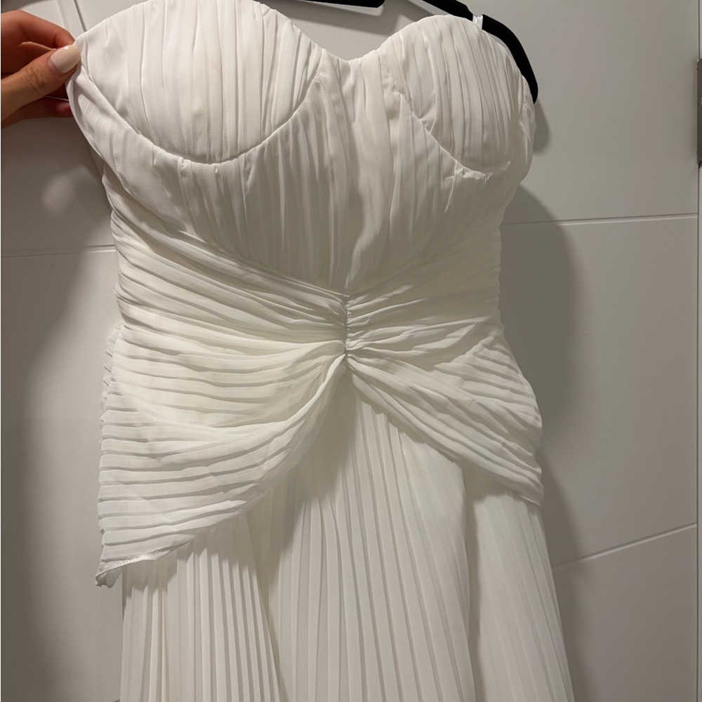 BRAND NEW Soft White Pleated Chiffon Wedding Dress with Train